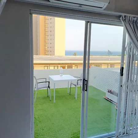Close To The Sea - Sea Facing Upstairs En-Suite Bedroom In Main House Durban Exterior foto