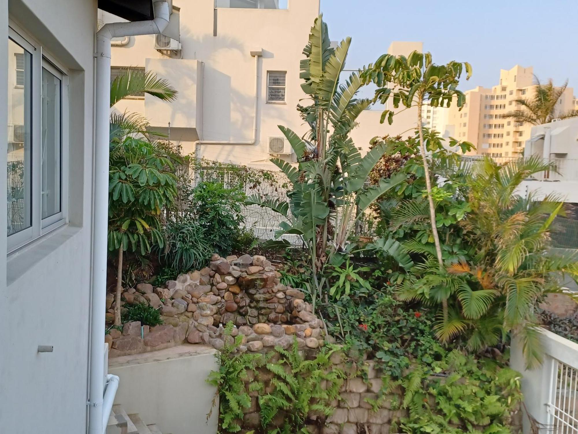 Close To The Sea - Sea Facing Upstairs En-suite Bedroom In Main House * Durban