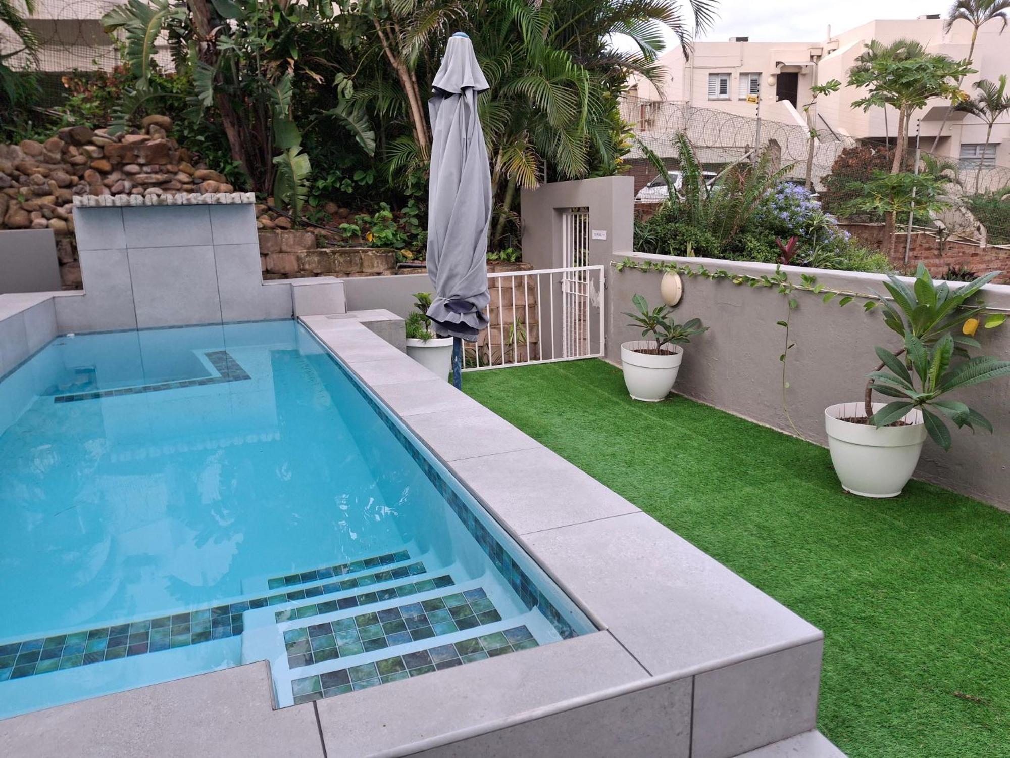 Close To The Sea - Sea Facing Upstairs En-suite Bedroom In Main House * Durban